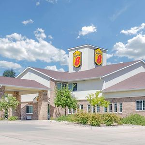 Super 8 By Wyndham Cedar Falls